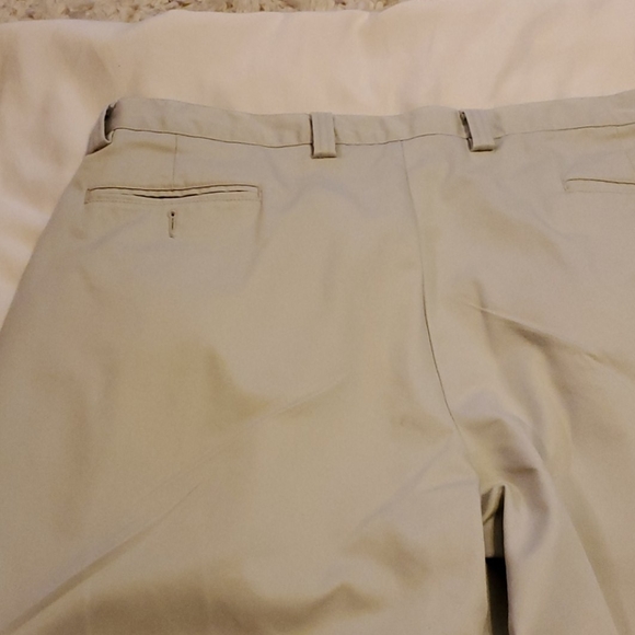 Dockers Men's Shorts - Picture 7 of 8